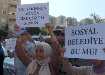 Maltepe'de 'depreme dayanıksız' sitenin sakinlerinden protesto