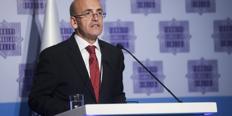 Mehmet Şimşek, istifanın eşiğinden dönmüş: 'Panikle istekleri yerine getirildi'