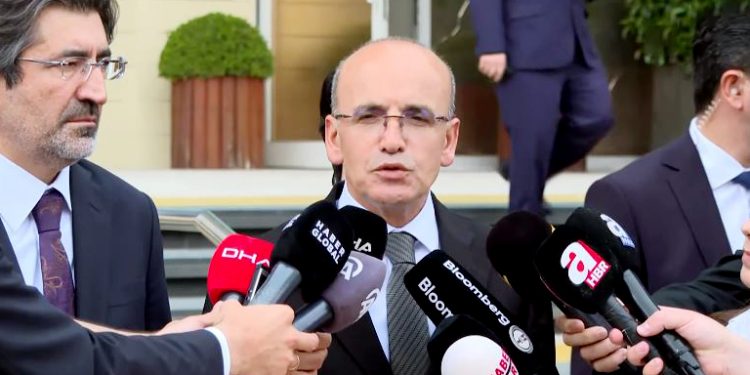 Mehmet Şimşek’ten enflasyon açıklaması: Yıllık enflasyon, 1 yıl sonra düşmeye başlayacak