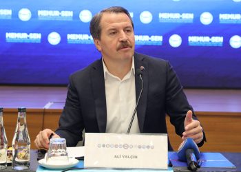 Memur-Sen Başkanı Ali Yalçın: Gerçekçi, piyasa koşullarını dikkate alan bir teklifle gelinmeli