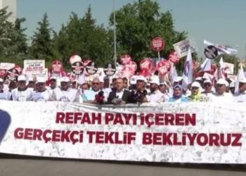 Memur-Sen'den 81 ilde eylem: ‘‘Gerçekçi teklif bekliyoruz’’