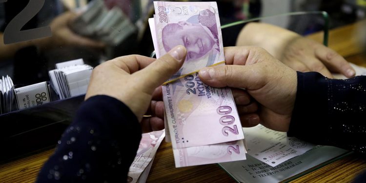 Memur ve emekli aylıklarına zam oranının perşembeye kadar açıklanması bekleniyor