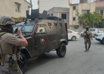 Mersin’de uyuşturucu satıcılarına operasyon: Çok sayıda gözaltı