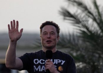 Musk'tan yasal destek vaadi: Gönderileriniz yüzünden işyeriyle sorun çıkarsa masraflar bizden