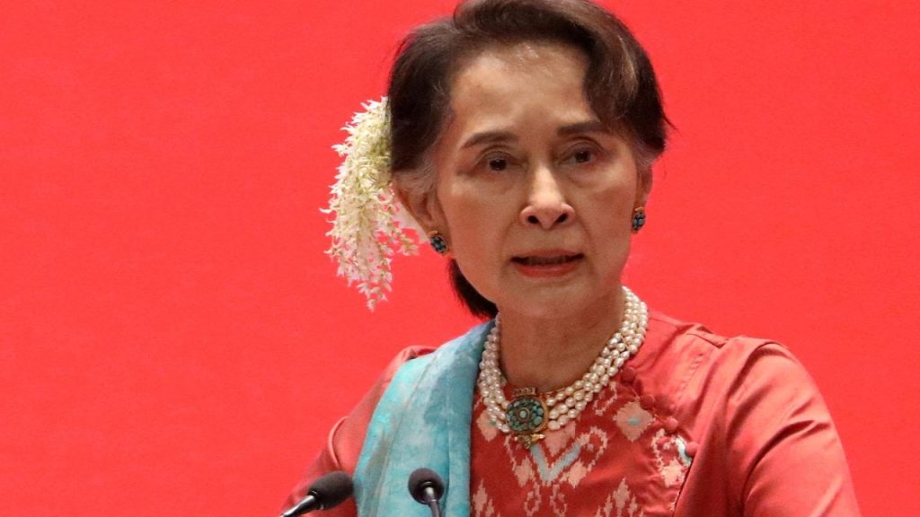 Myanmar cuntasından devrik lider Suu Çi'ye kısmi af