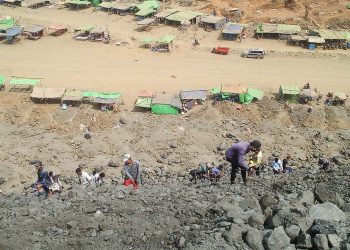 Myanmar'daki yeşim madeninde heyelan: Göle sürüklenen 36 işçiden haber yok