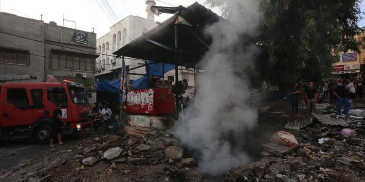Nablus'ta İsrail askerleri ile Filistinliler arasında çatışma