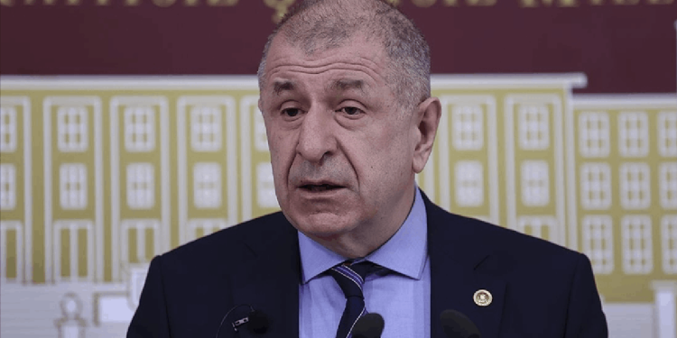 Özdağ'dan kendisine ve partisine 'terör örgütü' benzetmesi yapaan iktidara yakın gazeteciye yanıt: 'Stalin ve Hitler'cik...'