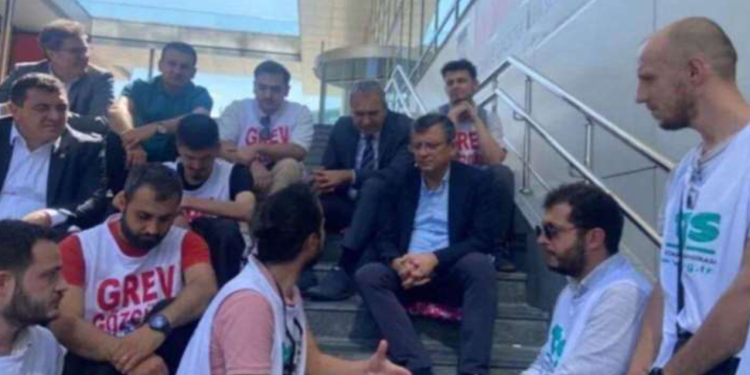 Özgür Özel'den, Sputnik'teki greve destek