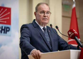 Öztrak'tan 'Atatürk' dizisi açıklaması: 'Disney'in aldığı kararı nefret suçu olarak görüyoruz'