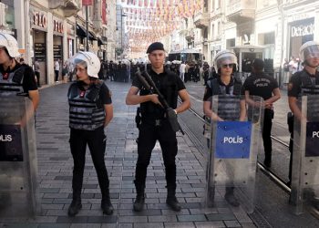 Polis, AYM’nin kararını tanımıyor; Cumartesi Anneleri 961. haftada da gözaltına alındı