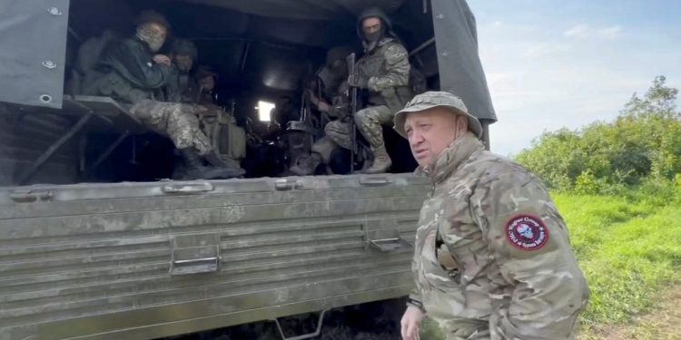 Rusya Soruşturma Komitesi: Düşen uçağın enkazında 10 ceset bulundu