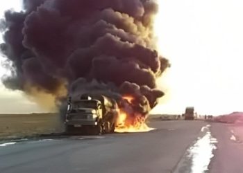 SOHR: IŞİD Suriye'de petrol tankeri konvoyuna saldırdı, beşi asker yedi kişi öldü