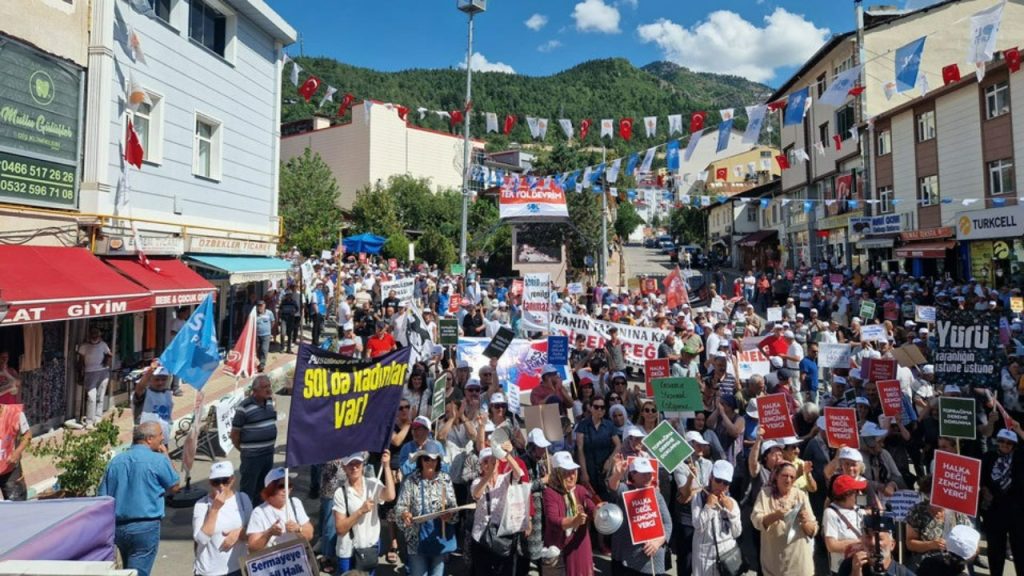 SOL Parti'den Şavşat'ta miting: 'Zam, zulüm, sefalet; işte AKP'