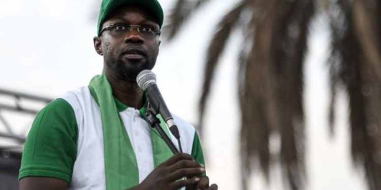 Senegal'de 1 haftadır açlık grevi yapan muhalif lider Sonko hastaneye kaldırıldı