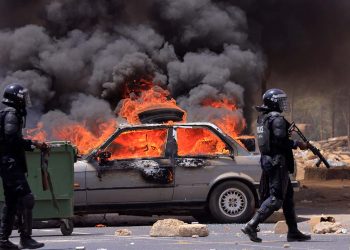 Senegal'de hükümet muhalif lider Sonko'nun partisini feshetti: Çıkan olaylarda iki kişi öldü