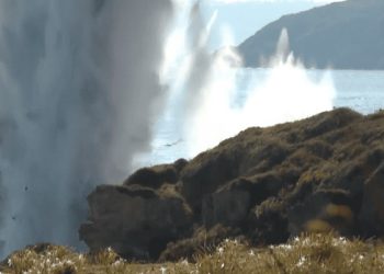 Şile sahilinde bulunan top mermileri fünyeyle patlatıldı