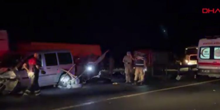 Siverek’te zincirleme kaza: 3 ölü, 7 yaralı