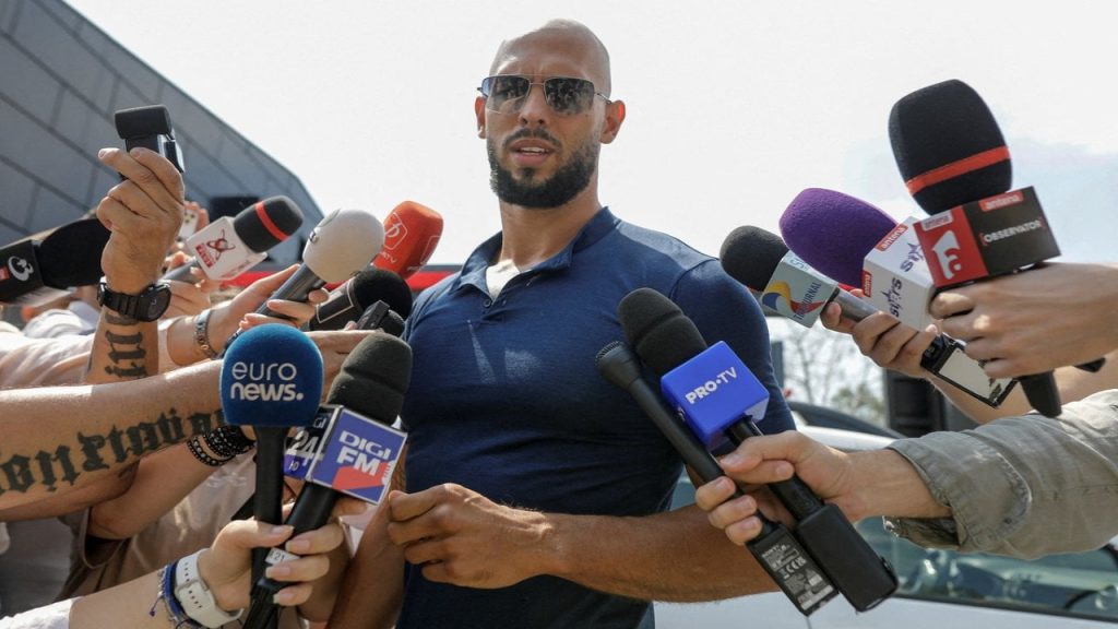 Sosyal medya ünlüsü Andrew Tate'in Romanya'daki ev hapsi kaldırıldı