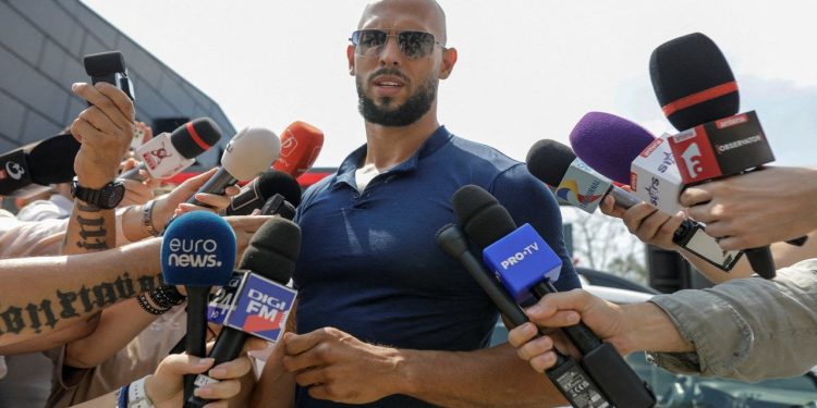 Sosyal medya ünlüsü Andrew Tate'in Romanya'daki ev hapsi kaldırıldı