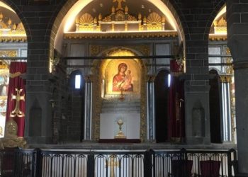 Surp Giragos Ermeni Kilisesi’nde ‘Üzüm Bayramı’ kutlaması