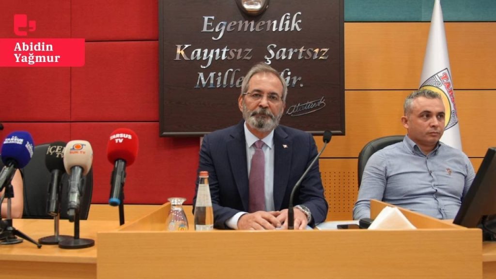 Tarsus Belediye Başkanı hedef gösterilen oyuna sahip çıktı: 'Devlet Tiyatroları tarafından senelerce sahnelendi'