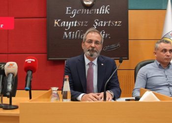 Tarsus Belediye Başkanı hedef gösterilen oyuna sahip çıktı: 'Devlet Tiyatroları tarafından senelerce sahnelendi'