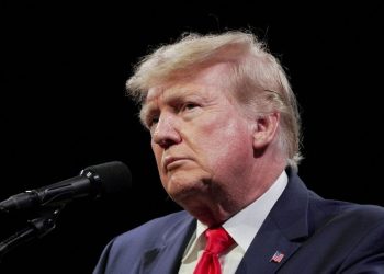 Trump hakim karşısına çıkmak üzere adliye binasına geldi