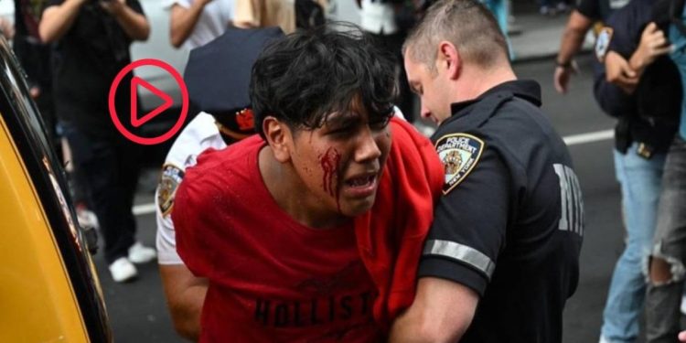 Ücretsiz oyun konsolunu duyan geldi: New York'ta Twitch yayıncısının hediye dağıtımında arbede