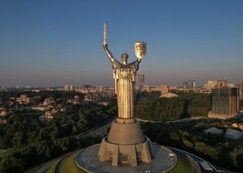 Ukrayna lideri Zelenskiy: Ukrayna'nın tüm bölgelerindeki askere alım yöneticileri kovulacak