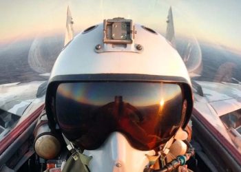 Ukrayna'da iki savaş uçağı havada çarpıştı: Ünlü savaş pilotu da ölenler arasında