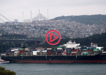 Ukrayna'nın yeni koridorunu kullanan ilk gemi İstanbul'dan geçti