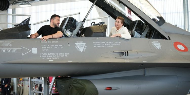 Ukrayna'ya F-16 verilmesine Rusya'dan tepki: Savaşı tırmandırır