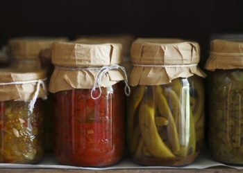 Uzmanlar uyardı: Kışlık konservede gıda zehirlenmesi riski var, kapaklara dikkat!