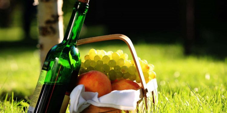 Valilik duyurdu: İstanbul'da açık alanlarda alkollü içki tüketmek yasaklandı!