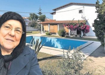 Yıllarca hizmetçisi olduğu ev, babasının çıktı: 1 milyarlık servete ortak oldu