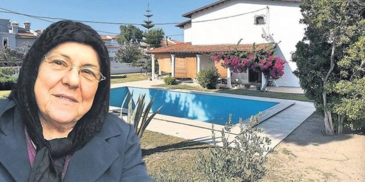 Yıllarca hizmetçisi olduğu ev, babasının çıktı: 1 milyarlık servete ortak oldu