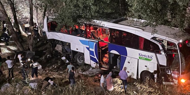 Yozgat'ta feci kaza! Yolcu otobüsü şarampole yuvarlandı: 12 ölü, 19 yaralı