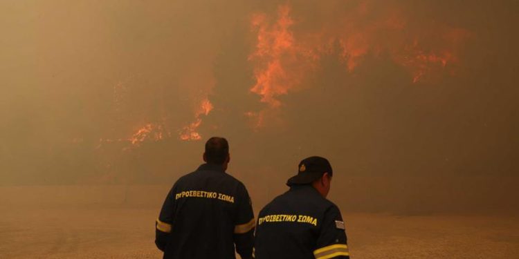 Yunanistan'da orman yangınlarındaki yetersiz müdahale protesto edildi