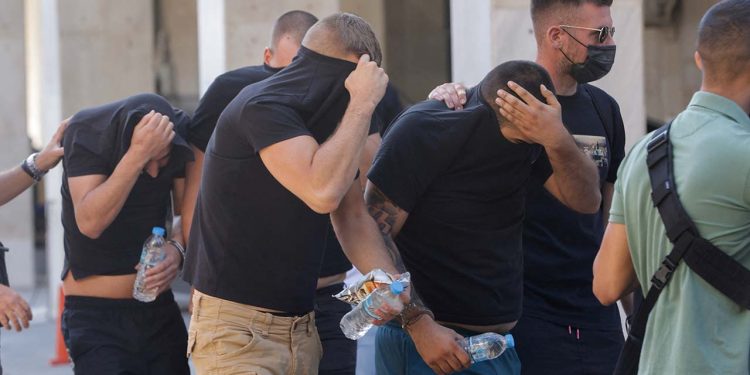 Yunanistan'da taraftar cinayeti: 105 şüphelinin tamamı tutuklu yargılanacak