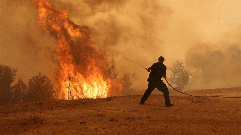 Yunanistan'daki yangınlar AB'de kayıt altına alınanların en büyüğü