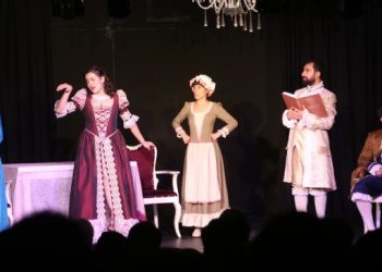 ‘Amed Şehir Tiyatrosu alternatif alan yaratıyor’