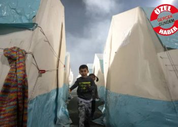 ‘‘Bu çadırda hem hayata tutunmaya hem de ders çalışmaya çalışıyorum’’