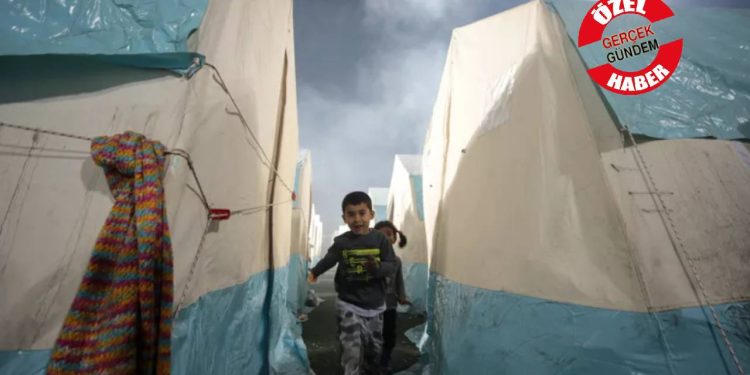 ‘‘Bu çadırda hem hayata tutunmaya hem de ders çalışmaya çalışıyorum’’