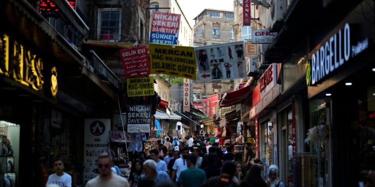 Orta Vadeli Program açıklandı: Hükümet KKM’den vazgeçti, büyüme hedefini aşağıya çekti 