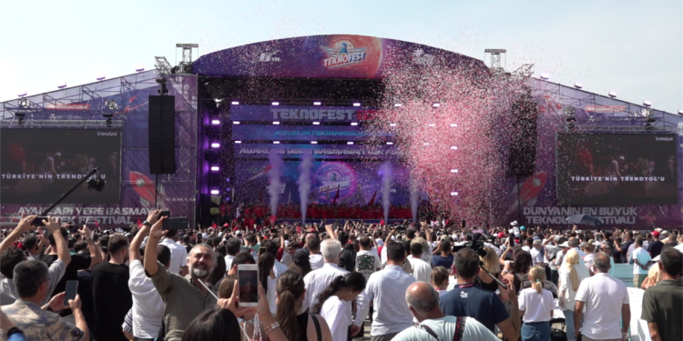 TEKNOFEST’e İzmirliler’den yoğun ilgi