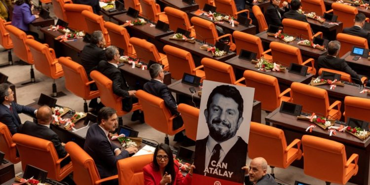 Can Atalay’ın AYM kararı beklemeden milletvekilliği düşürülecek mi?