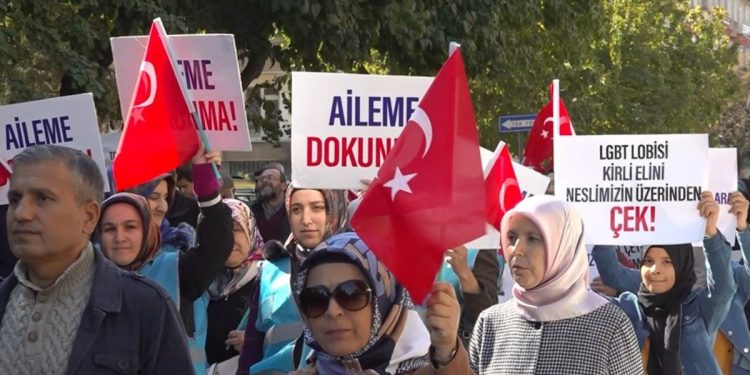 Türkiye’de LGBTİ+ neden hedef alınıyor? LGBTİ+ bireyler ne diyor?