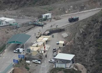 120 bin Ermeni, Dağlık Karabağ'dan ayrılıyor: 'Etnik temizlikten korkuyorlar'