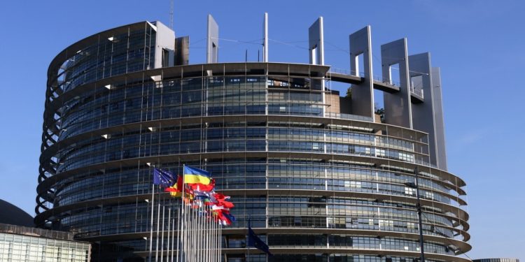 Avrupa Parlamentosu, ‘stratejik ortaklık’ öneren Türkiye raporunu kabul etti